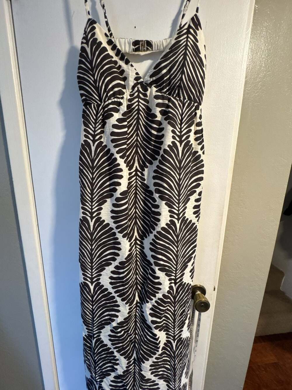 Coco and Shay Black and White Leaf Print Maxi Dress Style JRD5294 Size XL